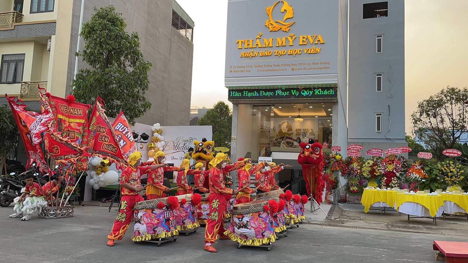 MÚA LÂN KHAI TRƯƠNG